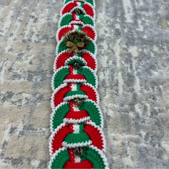 Vintage 1970's Handmade Crochet Wreath Chain Door Hanger Kitschy Christmas - Picture 3 of 9